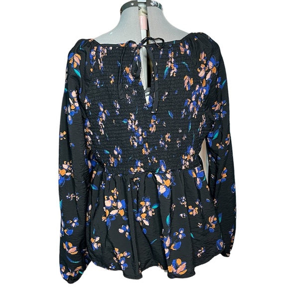 Ava & Viv Women's Top Size 1X Black Peplum Floral Print Long Sleeve Plus - Picture 3 of 9
